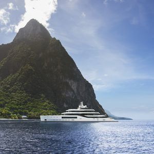 mega-yacht da crociera