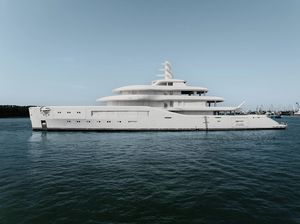 mega-yacht da crociera