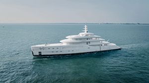 mega-yacht da crociera
