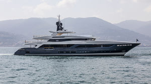 mega-yacht da crociera