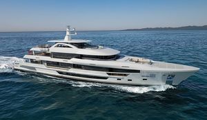 mega-yacht da crociera 1