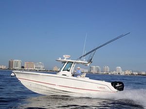 barca open fuoribordo / bimotore / con console centrale / da pesca sportiva