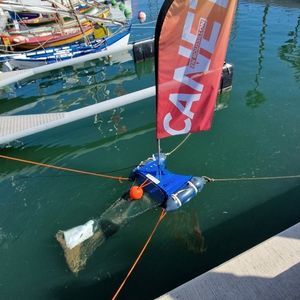 drone marino per la raccolta di rifiuti