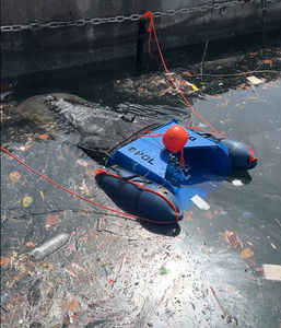 drone marino per la raccolta di rifiuti