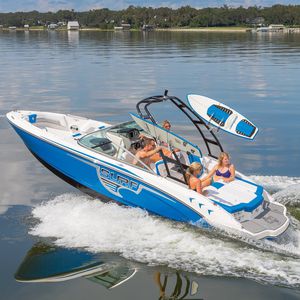runabout entrobordo / con dual console / bow-rider / da wakeboard