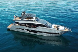 motor-yacht da crociera / tradizionale / con fly / con 4 cabine