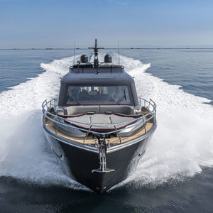 motor-yacht da crociera