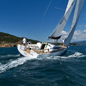 barca a vela da crociera rapida
