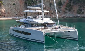 sailing-yacht catamarano
