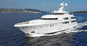 mega-yacht di lusso da crociera 1