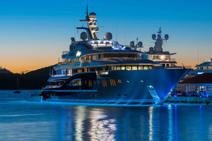mega-yacht da crociera 1