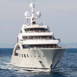 mega-yacht da crociera 1
