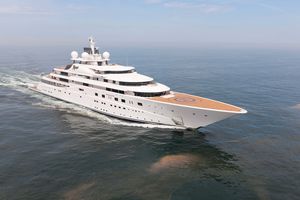 mega-yacht da crociera 1