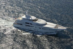 mega-yacht da crociera 1
