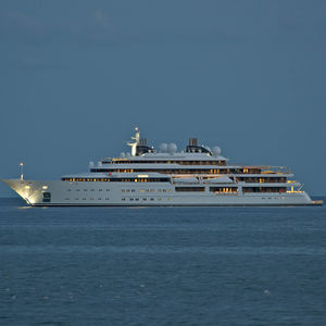 mega-yacht da crociera 1