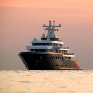 mega-yacht da crociera 1