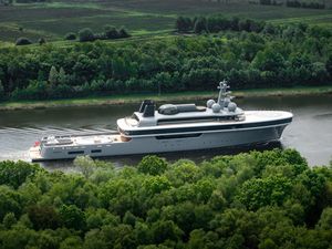 mega-yacht da crociera 1