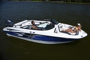 runabout fuoribordo / con dual console / da sci nautico / da wakeboard