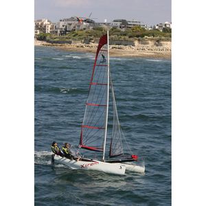 catamarano sportivo per scuola