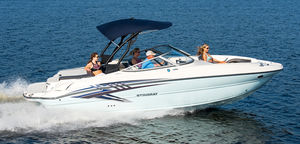 deck boat entrobordo