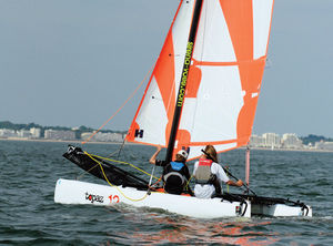 catamarano sportivo da turismo