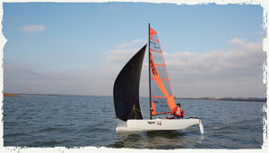 catamarano sportivo da turismo