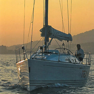 barca a vela da regata e crociera