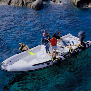 gommone fuoribordo / bimotore / RIB / con console centrale