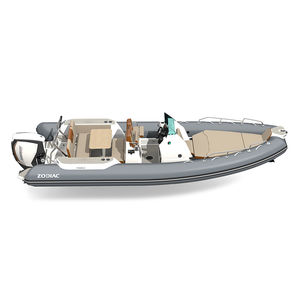gommone fuoribordo / semirigido / con console centrale / sportivo