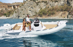 gommone fuoribordo 1