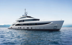 mega-yacht da crociera / raised pilothouse