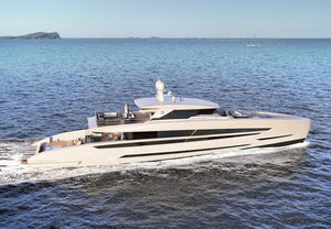 super-yacht da crociera / raised pilothouse / con 7 cabine