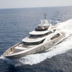 mega-yacht da crociera