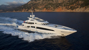 mega-yacht da crociera