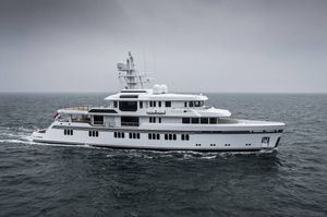 mega-yacht da crociera