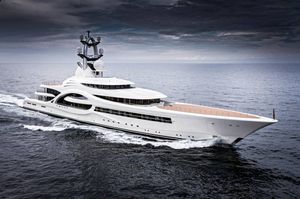 mega-yacht tradizionale