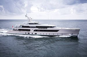 mega-yacht da crociera