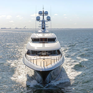 mega-yacht da crociera