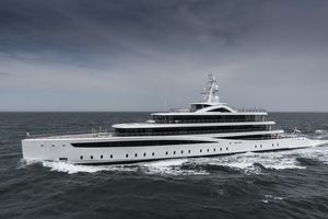 mega-yacht da crociera