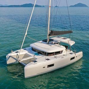 sailing-yacht catamarano