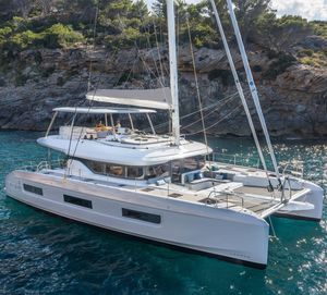 sailing-yacht catamarano