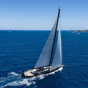 sailing-superyacht di lusso da crociera rapida / da regata / con deck saloon / in carbonio