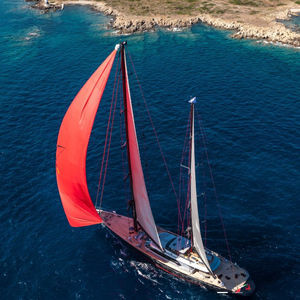 sailing-superyacht di lusso da crociera
