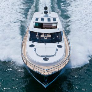 motor-yacht da crociera / sportivo / hard-top / IPS