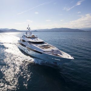 mega-yacht da crociera