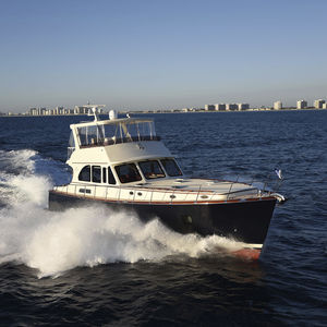 motor-yacht tradizionale