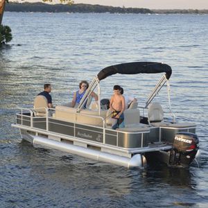 pontoon boat fuoribordo