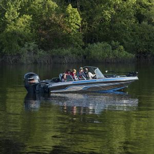 bass boat fuoribordo