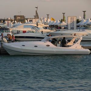 gommone fuoribordo 1