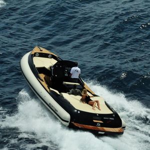 gommone entrobordo